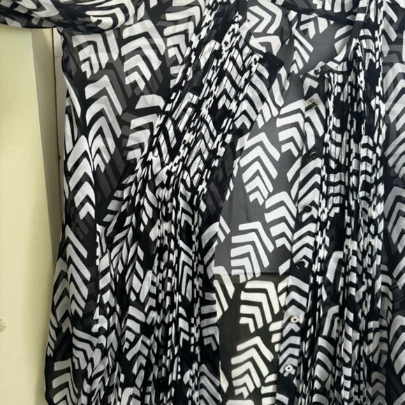 DVF Silk Floral Blouse Pleated Lightweight Button Up Pin Tuck Flowy Fairy Top 4 - Picture 8 of 16